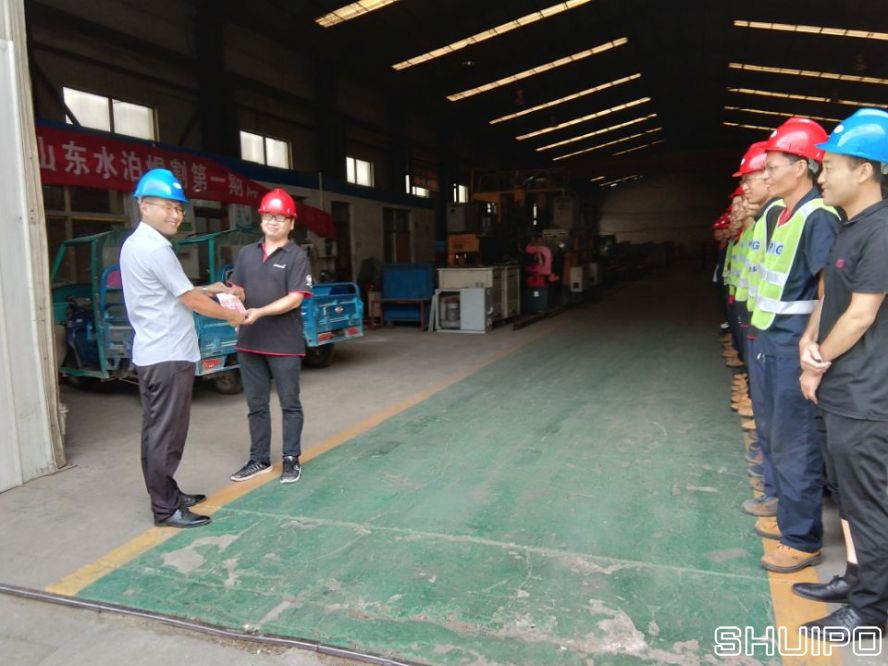 后服務(wù)部孫長(zhǎng)磊，在ABB機(jī)器人培訓(xùn)考試中榮獲第一名